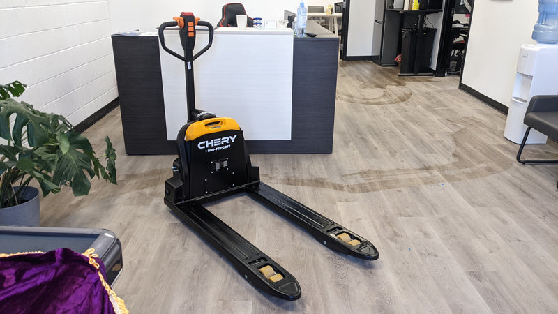 Load image into Gallery viewer, 4400lbs Electric Pallet Truck
